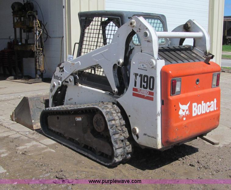 image for item G8692 2005 Bobcat T190 skid steer