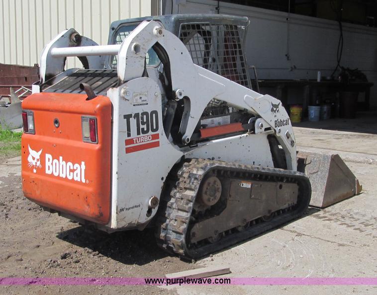 image for item G8692 2005 Bobcat T190 skid steer