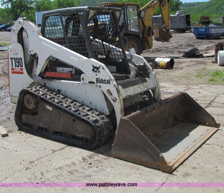 image for item G8692 2005 Bobcat T190 skid steer