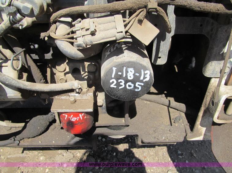 image for item G8692 2005 Bobcat T190 skid steer