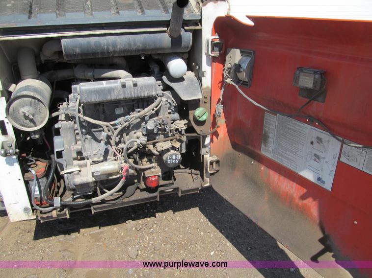 image for item G8692 2005 Bobcat T190 skid steer