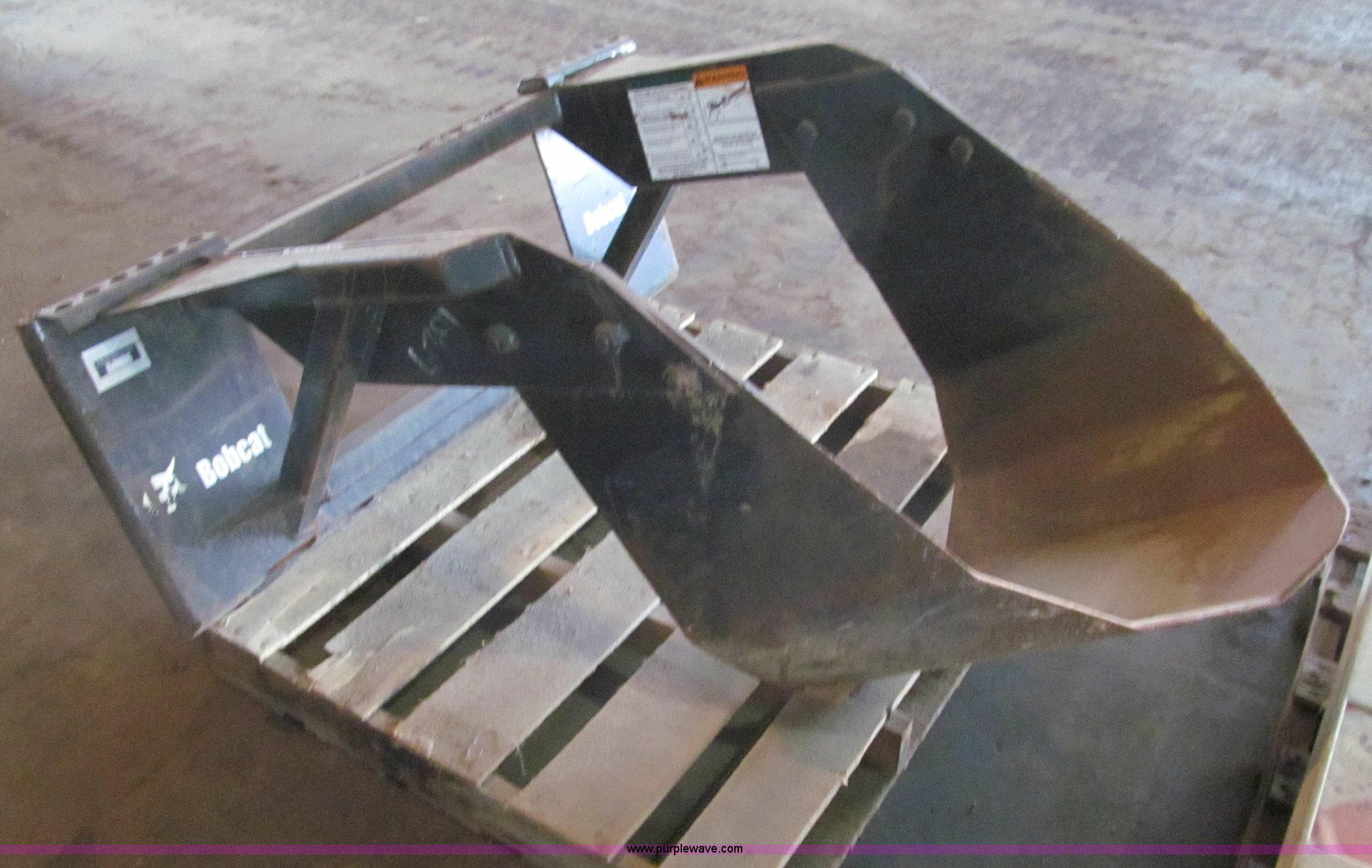 Bobcat skid steer U blade in Winona, MN Item F8540 sold Purple Wave