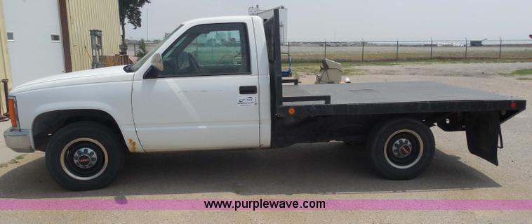 image for item H3124 1988 GMC Sierra 3500 SLE flatbed truck