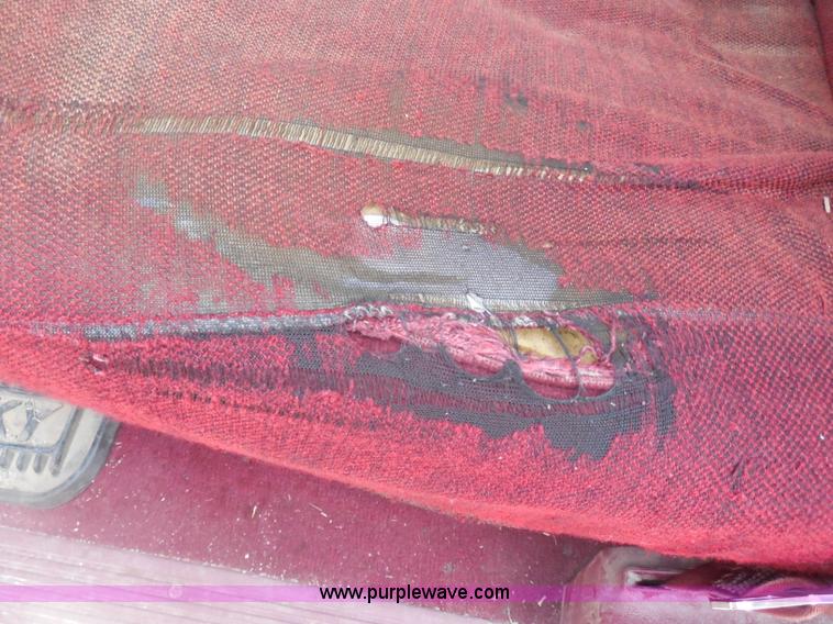 image for item H3124 1988 GMC Sierra 3500 SLE flatbed truck