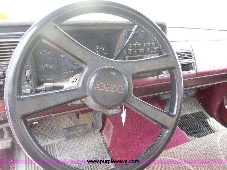 image for item H3124 1988 GMC Sierra 3500 SLE flatbed truck