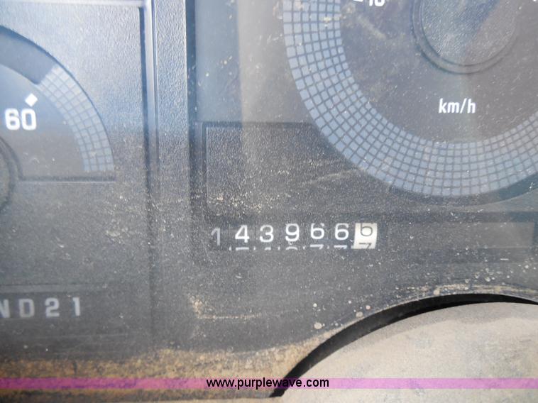 image for item H3124 1988 GMC Sierra 3500 SLE flatbed truck