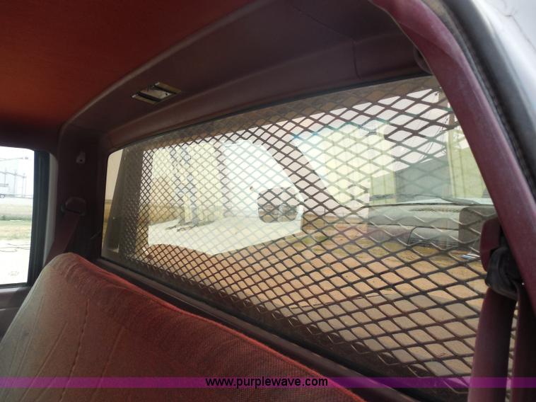 image for item H3124 1988 GMC Sierra 3500 SLE flatbed truck