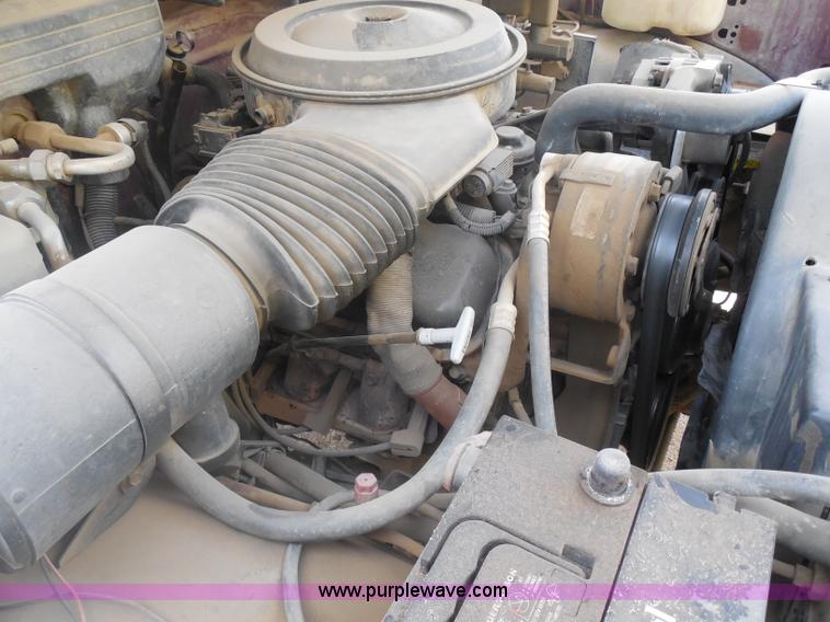 image for item H3124 1988 GMC Sierra 3500 SLE flatbed truck