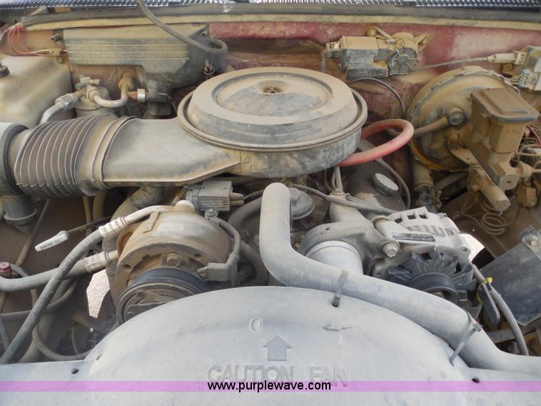 image for item H3124 1988 GMC Sierra 3500 SLE flatbed truck