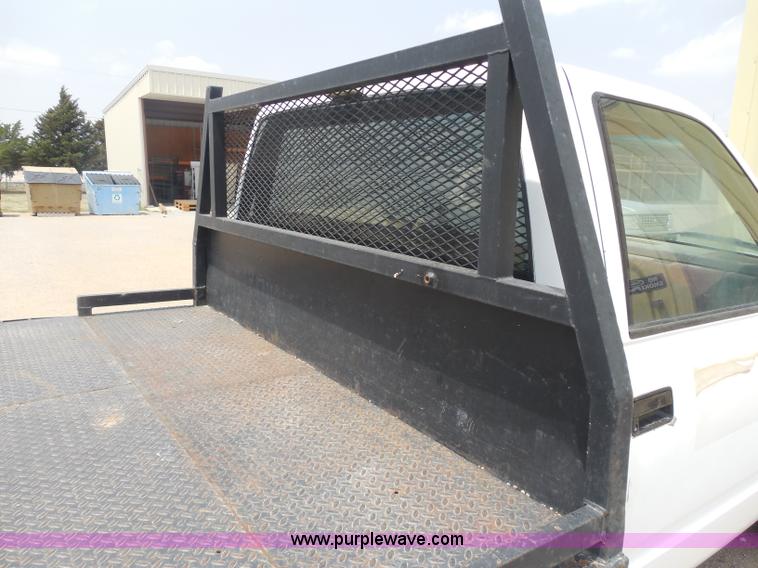 image for item H3124 1988 GMC Sierra 3500 SLE flatbed truck