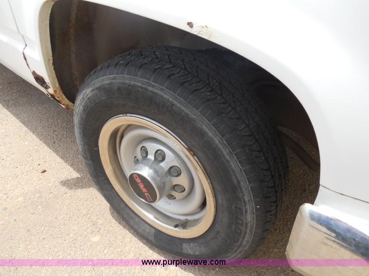 image for item H3124 1988 GMC Sierra 3500 SLE flatbed truck