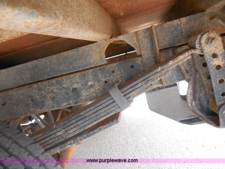 image for item H3124 1988 GMC Sierra 3500 SLE flatbed truck