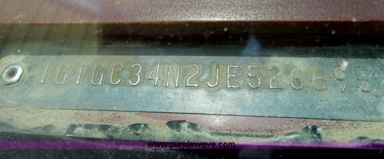 image for item H3124 1988 GMC Sierra 3500 SLE flatbed truck