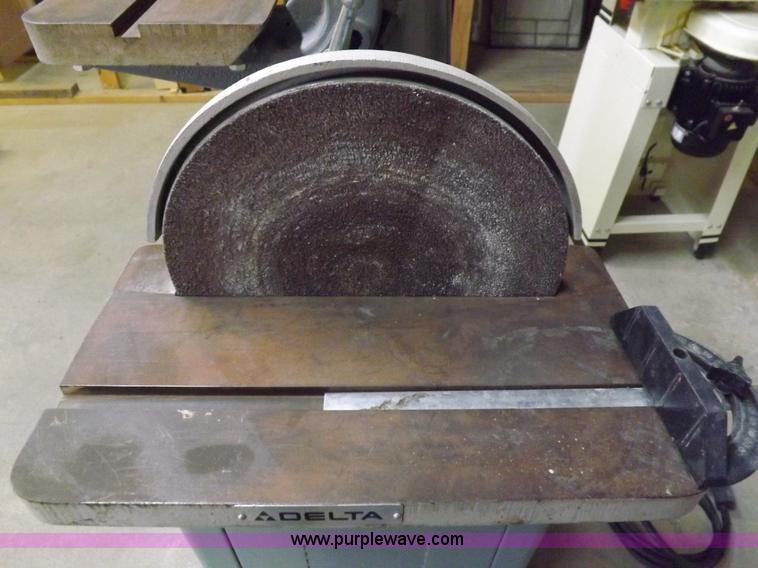 image for item H7087 Delta sanding machine