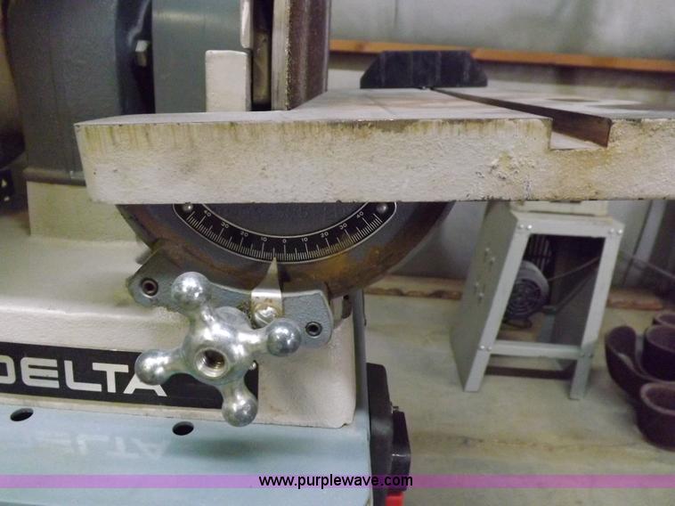 image for item H7087 Delta sanding machine