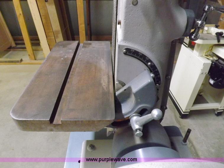 image for item H7087 Delta sanding machine