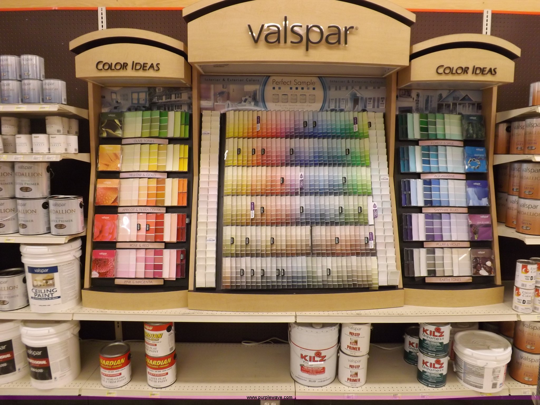 Valspar paint mixing station and display in Ulysses, KS Item J9209