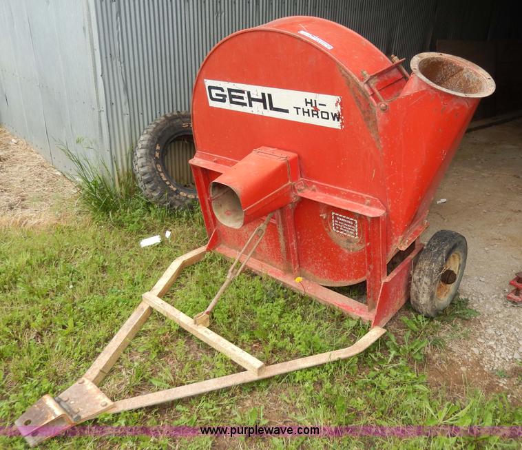 image for item AA9910 Gehl Hi-Throw silage blower
