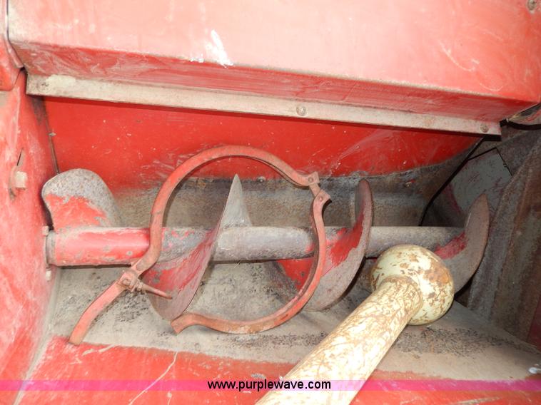 image for item AA9910 Gehl Hi-Throw silage blower