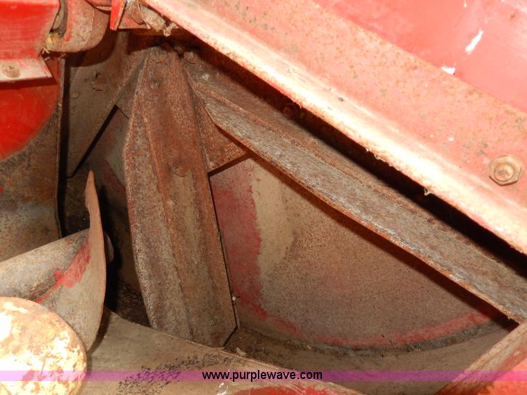 image for item AA9910 Gehl Hi-Throw silage blower