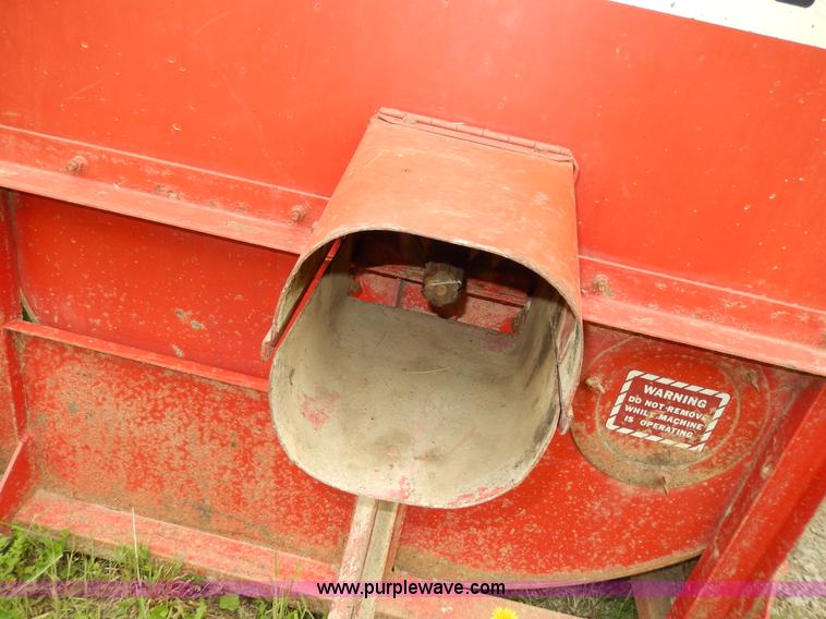 image for item AA9910 Gehl Hi-Throw silage blower