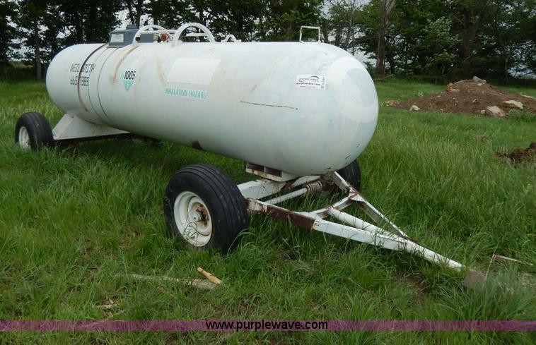 image for item D4784 1,000 gallon anhydrous tank