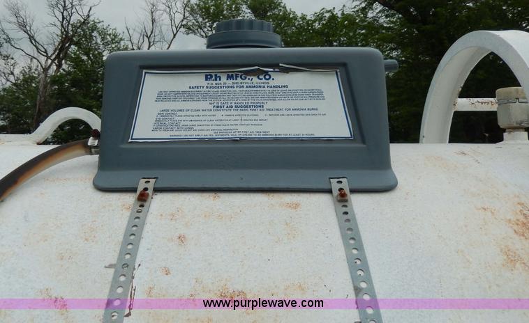 image for item D4784 1,000 gallon anhydrous tank