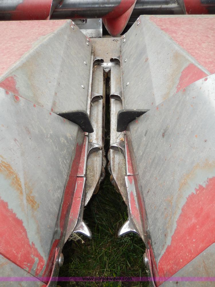 image for item D4785 1998 Case IH 1063 corn head