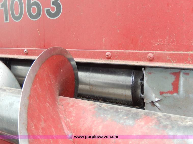 image for item D4785 1998 Case IH 1063 corn head
