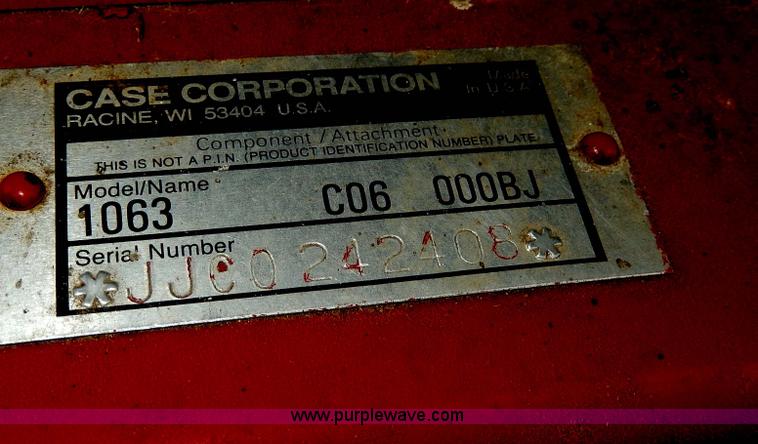 image for item D4785 1998 Case IH 1063 corn head