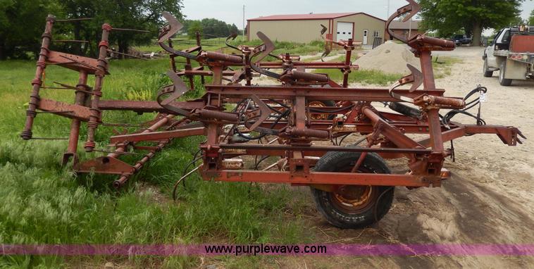 image for item D4787 International 18' field cultivator