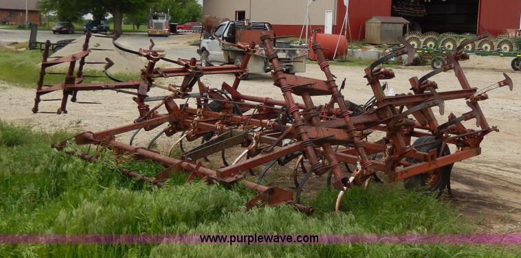 image for item D4787 International 18' field cultivator