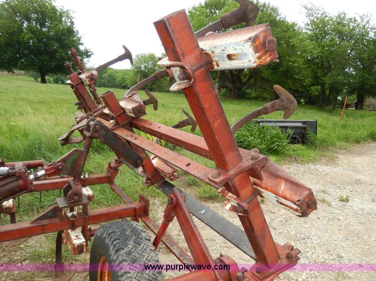 image for item D4787 International 18' field cultivator