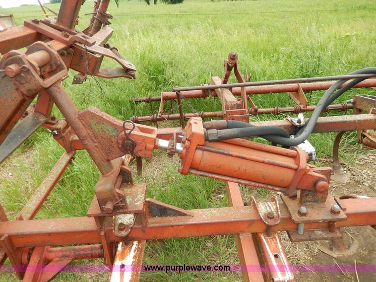 image for item D4787 International 18' field cultivator