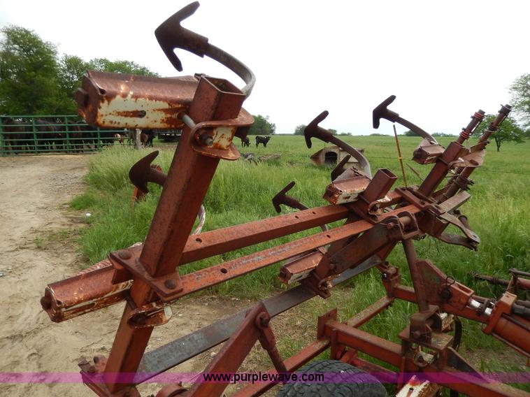 image for item D4787 International 18' field cultivator