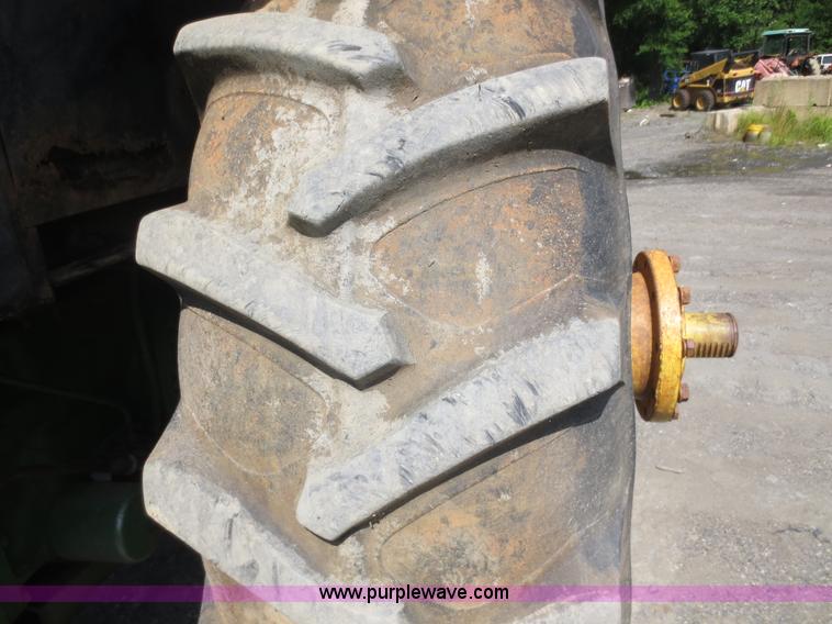 image for item D5872 1979 John Deere 4640 tractor