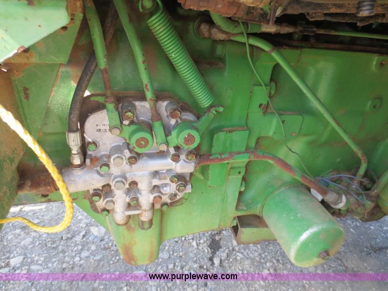 image for item D5872 1979 John Deere 4640 tractor