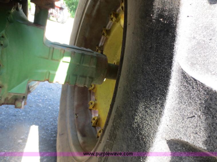 image for item D5872 1979 John Deere 4640 tractor