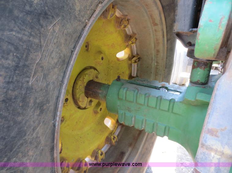 image for item D5872 1979 John Deere 4640 tractor