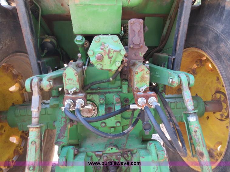 image for item D5872 1979 John Deere 4640 tractor