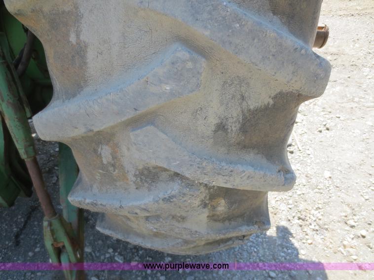 image for item D5872 1979 John Deere 4640 tractor