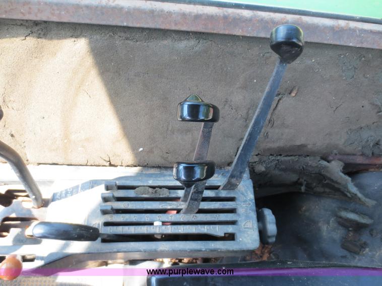 image for item D5872 1979 John Deere 4640 tractor