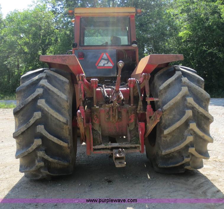 image for item D5873 1977 Versatile 850 4WD tractor