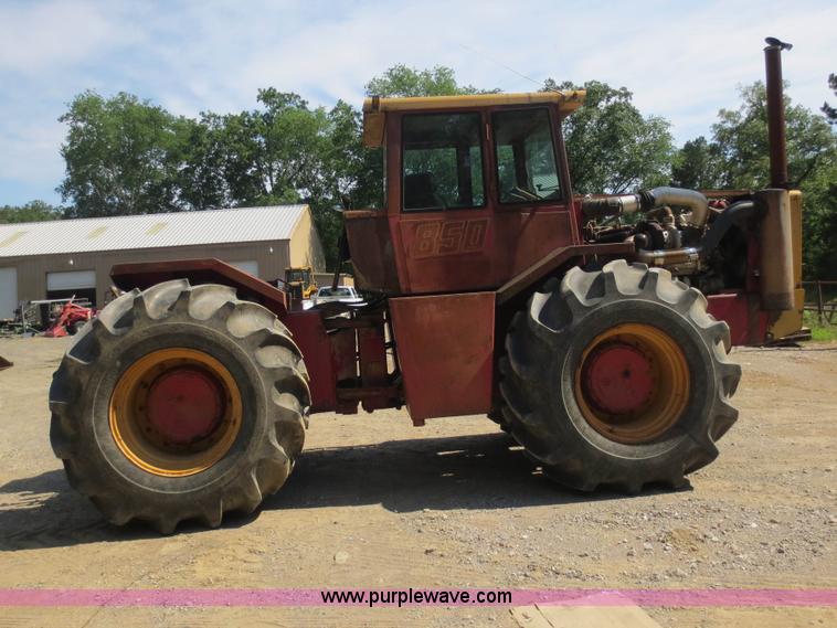 image for item D5873 1977 Versatile 850 4WD tractor