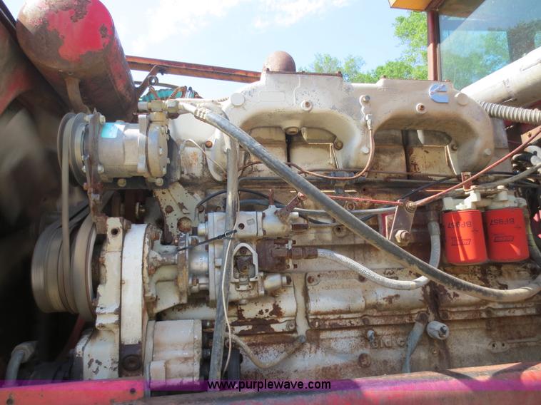 image for item D5873 1977 Versatile 850 4WD tractor