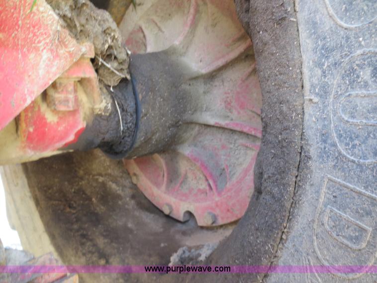 image for item D5873 1977 Versatile 850 4WD tractor