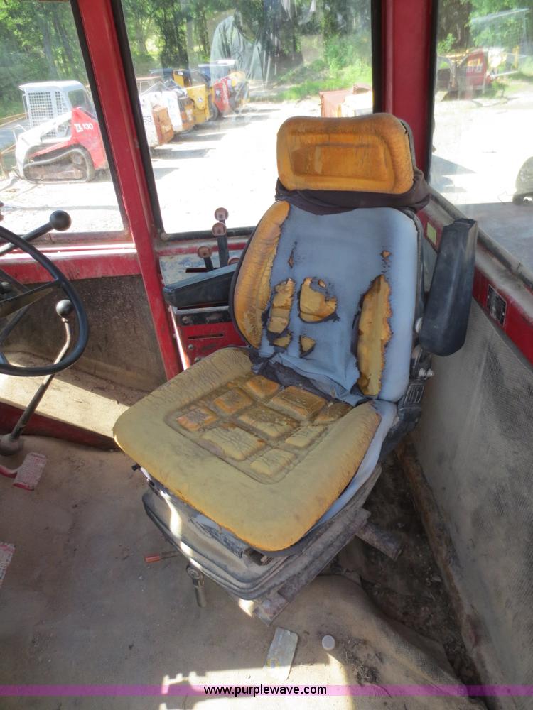 image for item D5873 1977 Versatile 850 4WD tractor