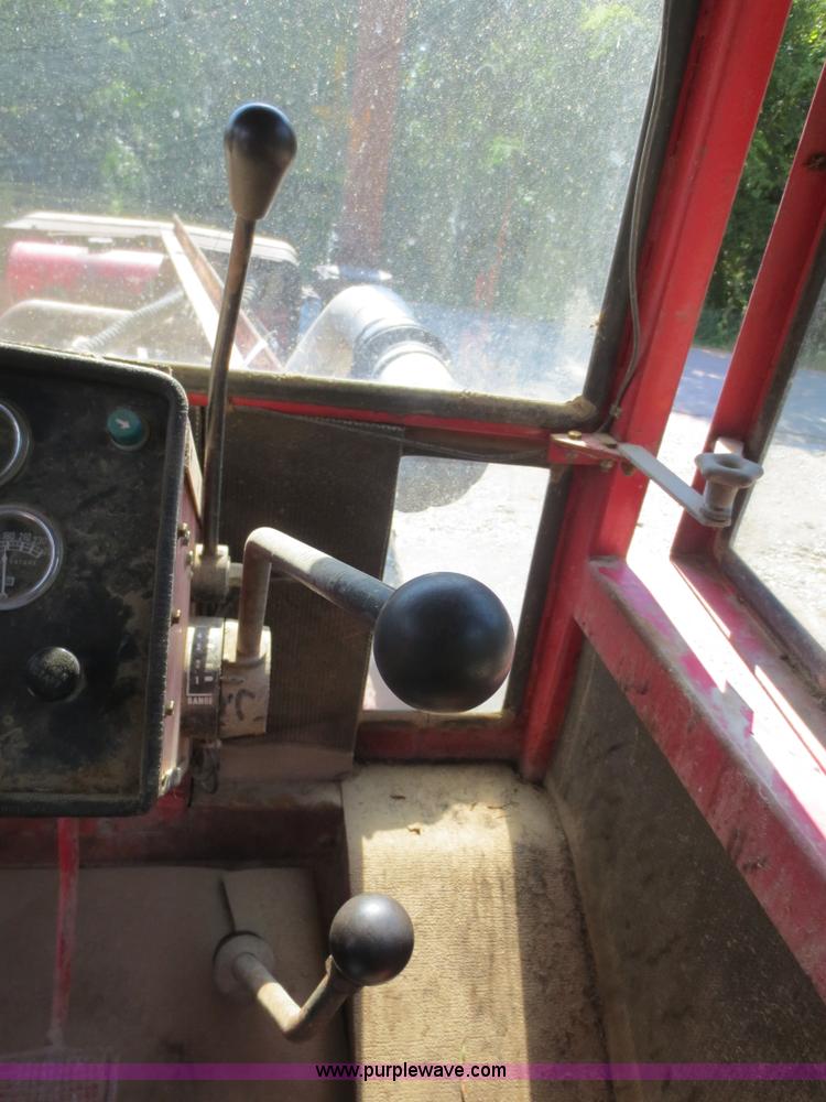 image for item D5873 1977 Versatile 850 4WD tractor