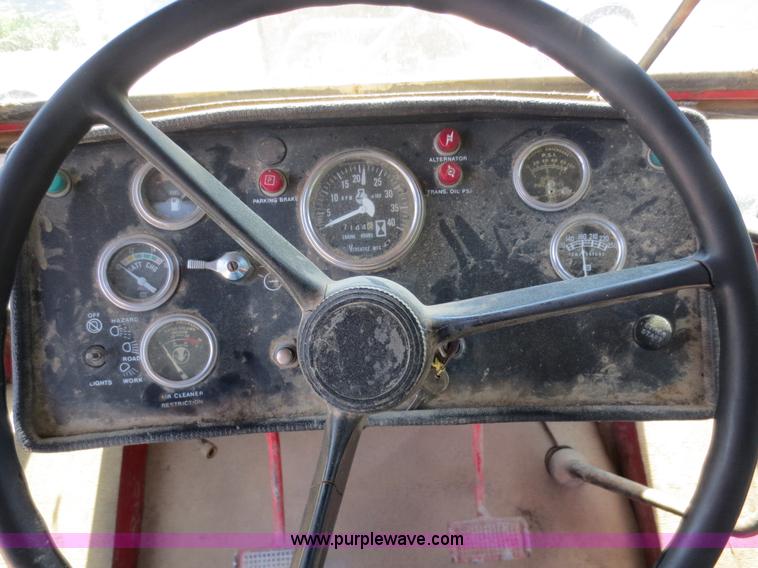 image for item D5873 1977 Versatile 850 4WD tractor