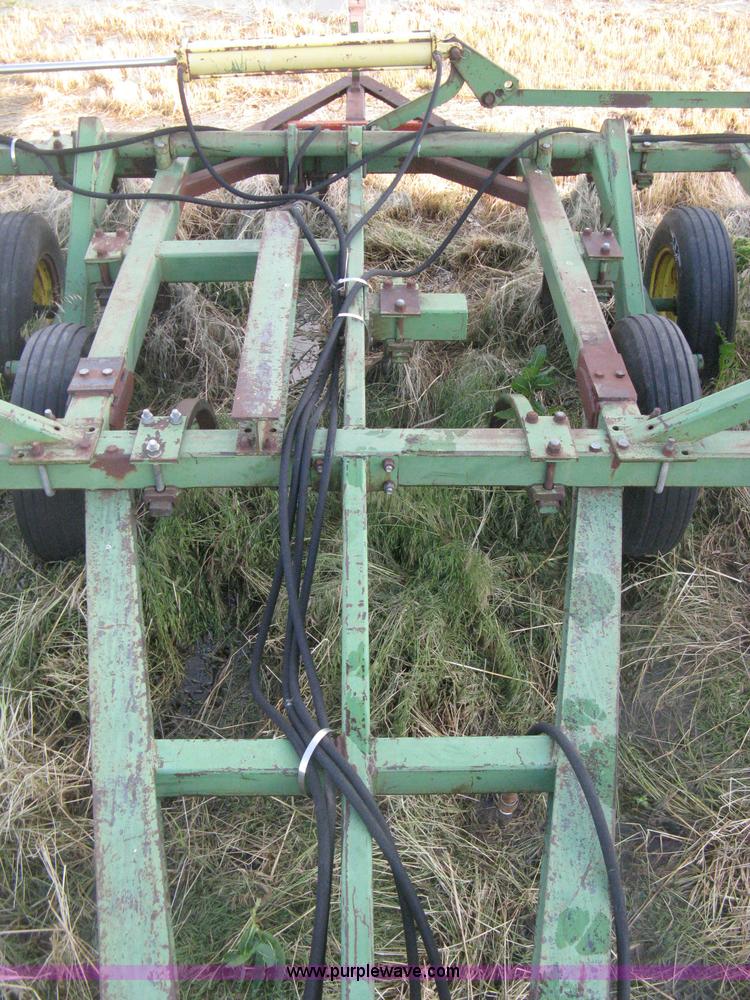 image for item D8352 John Deere E1600 chisel